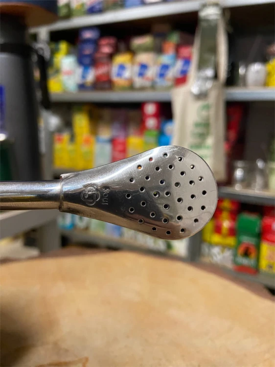 Bombilla ze stali nierdzewnej El Paisito Inox "Anillo" 19,5 cm - zbliżenie na filtr