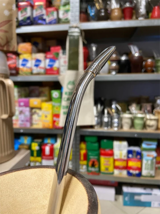 Bombilla (bomba) "Simple" Bortonaggio 1000 Furos INOX ze szczoteczką 24 cm - zbliżenie na ustnik
