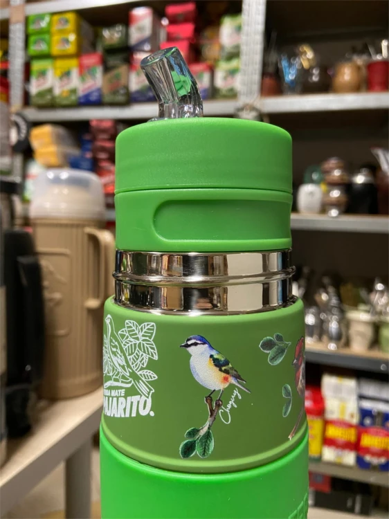 Yerbomos 3 w 1 Pajarito 750 ml "Terere" Verde (zielony) z wzorami - zbliżenie na ustnik
