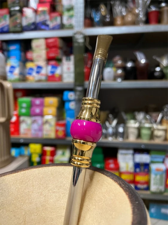 Bombilla (bomba) Oro "Piedra" Bortonaggio 1000 Furos INOX ze szczoteczką 23 cm - kolor różowy (zbliżenie na ustnik)