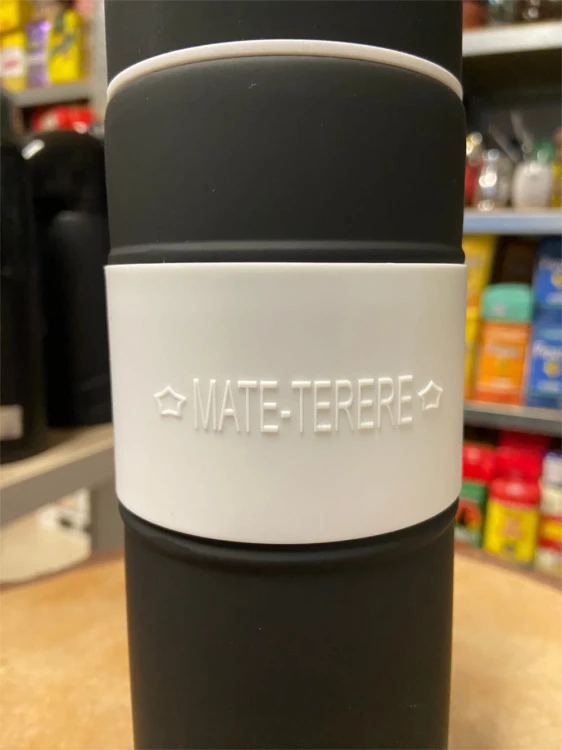 Yerbomos El Paisito Negro 700 ml - zbliżenie na gumowy pasek