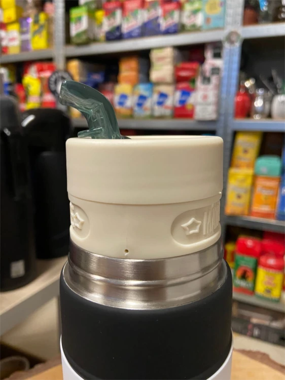 Yerbomos El Paisito Negro 700 ml - zbliżenie na ustnik