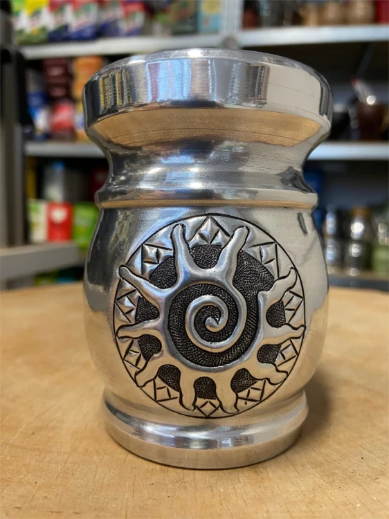 Matero Palo Santo Kielich z grawerem "El Sol" 140-160 ml - zbliżenie na grawerunek