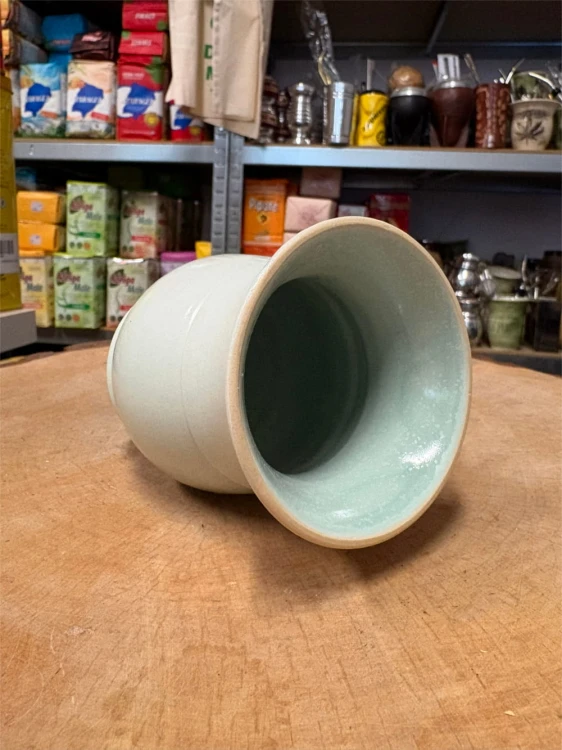 Naczynie ceramiczne Cuia Premium "Capibara" Turquesa 280-300 ml - widok po skosie
