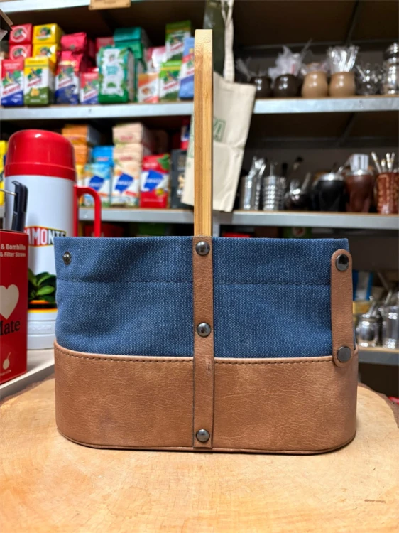 Skórzane nosidełko Lincoln's "Minotauro" Azul-Beige z uchwytem - widok z boku